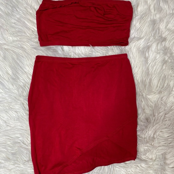 Meet You Halfway Asymmetrical Crop Set - Picture 3 of 3